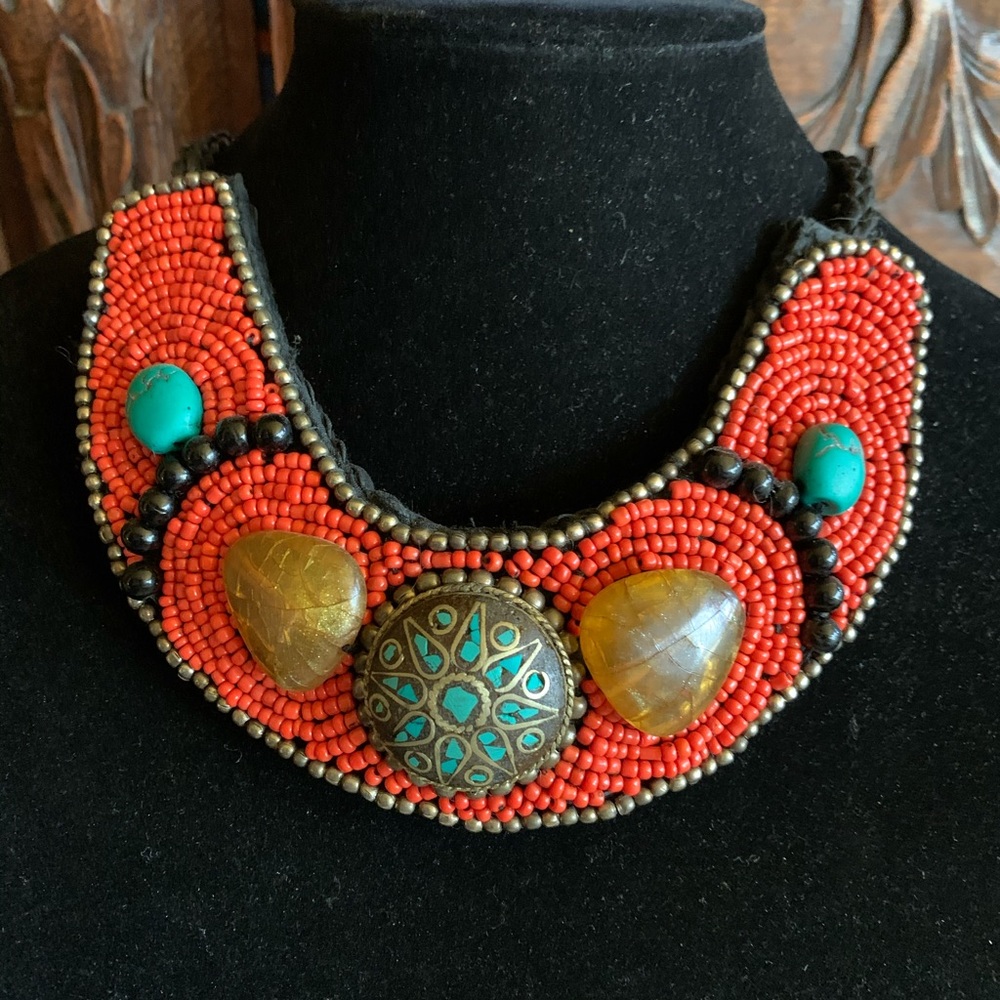 Beaded collar with tie back